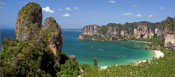 cruise Thailand, Phuket on a bareboat catamaran